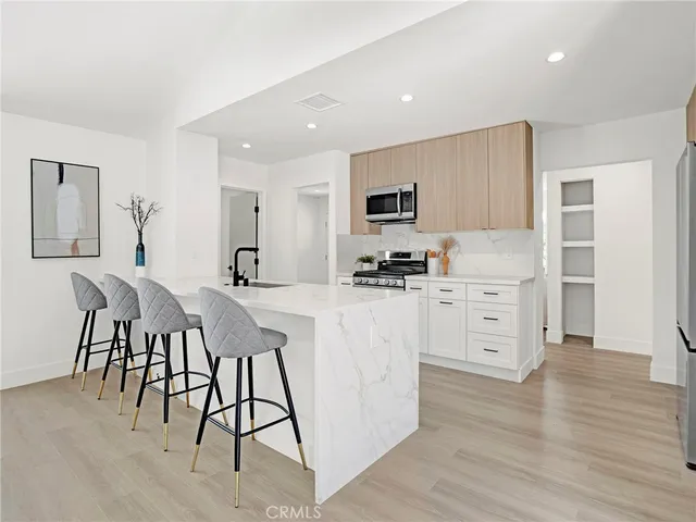 $5,500 | 731 Calle Nogal, Thousand Oaks, CA 91360