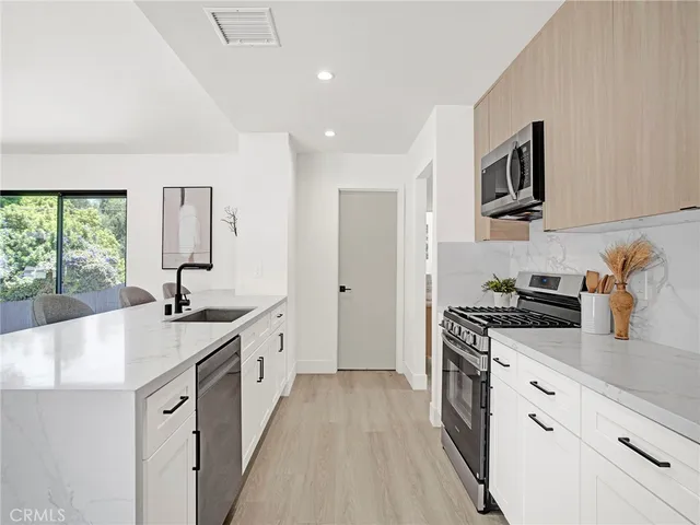 $5,500 | 731 Calle Nogal, Thousand Oaks, CA 91360