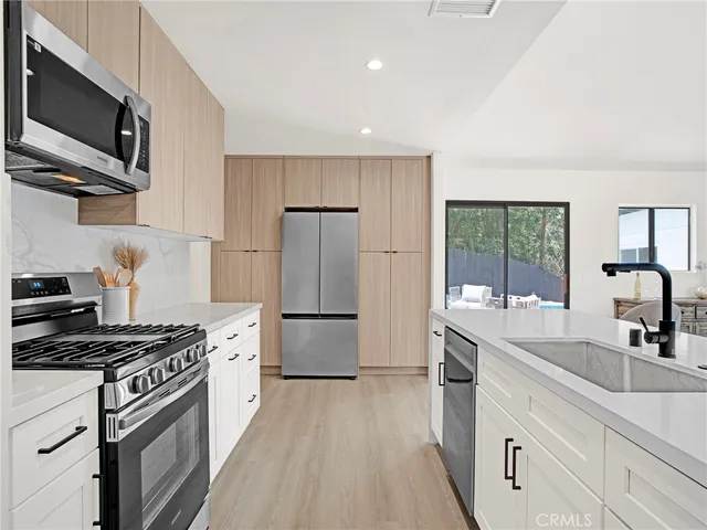 $5,500 | 731 Calle Nogal, Thousand Oaks, CA 91360