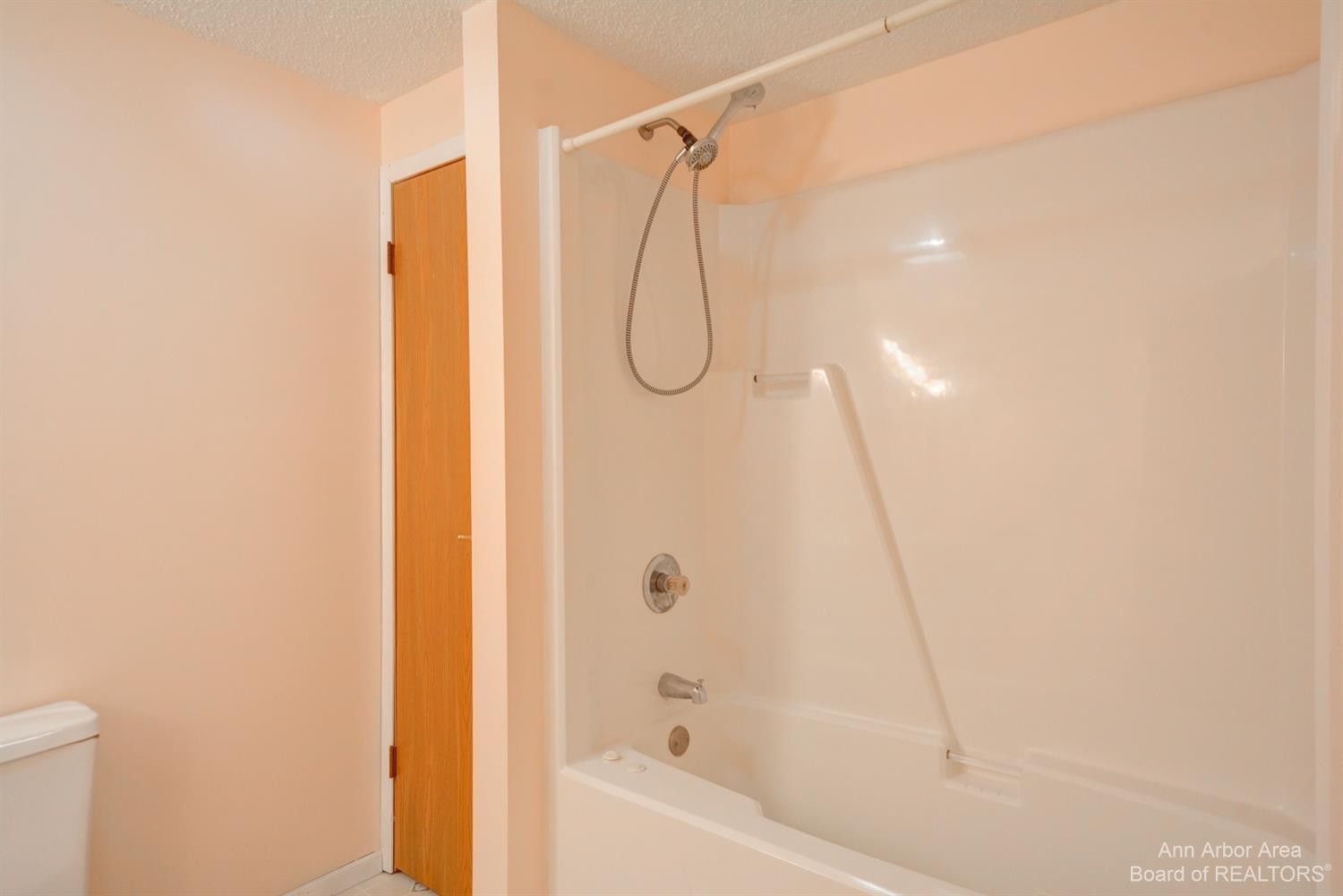 6800 Daly Road Dexter, MI 48130 - Photo 9 of 34 Photo 9