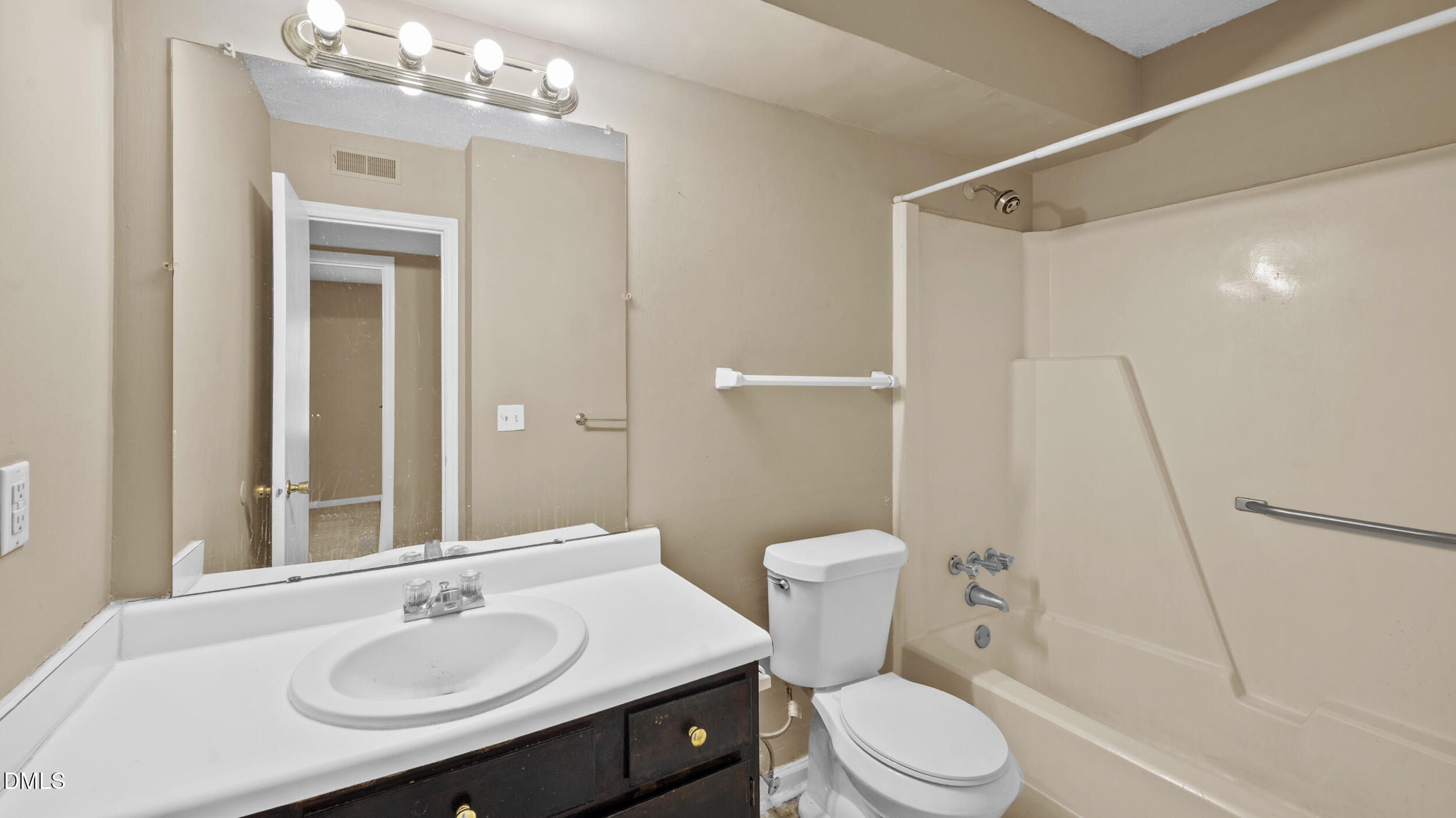 5669 Hornaday Road, Unit C Greensboro, NC 27409 - Photo 13 of 28 18__dsc1597