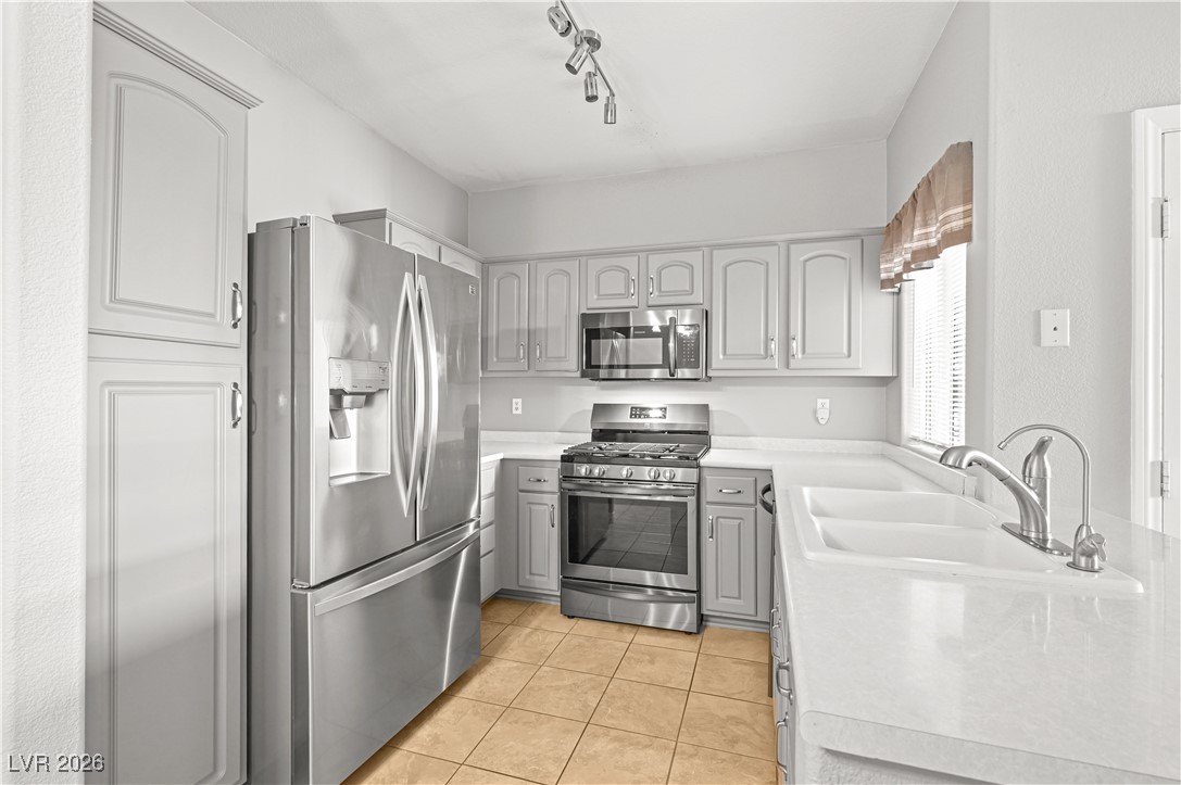 855 North Stephanie Street, Unit 1115 Henderson, NV 89014 - Photo 10 of 20