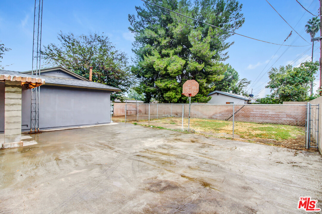 8334 Philbin Avenue Riverside, CA 92503 - Photo 4 of 14