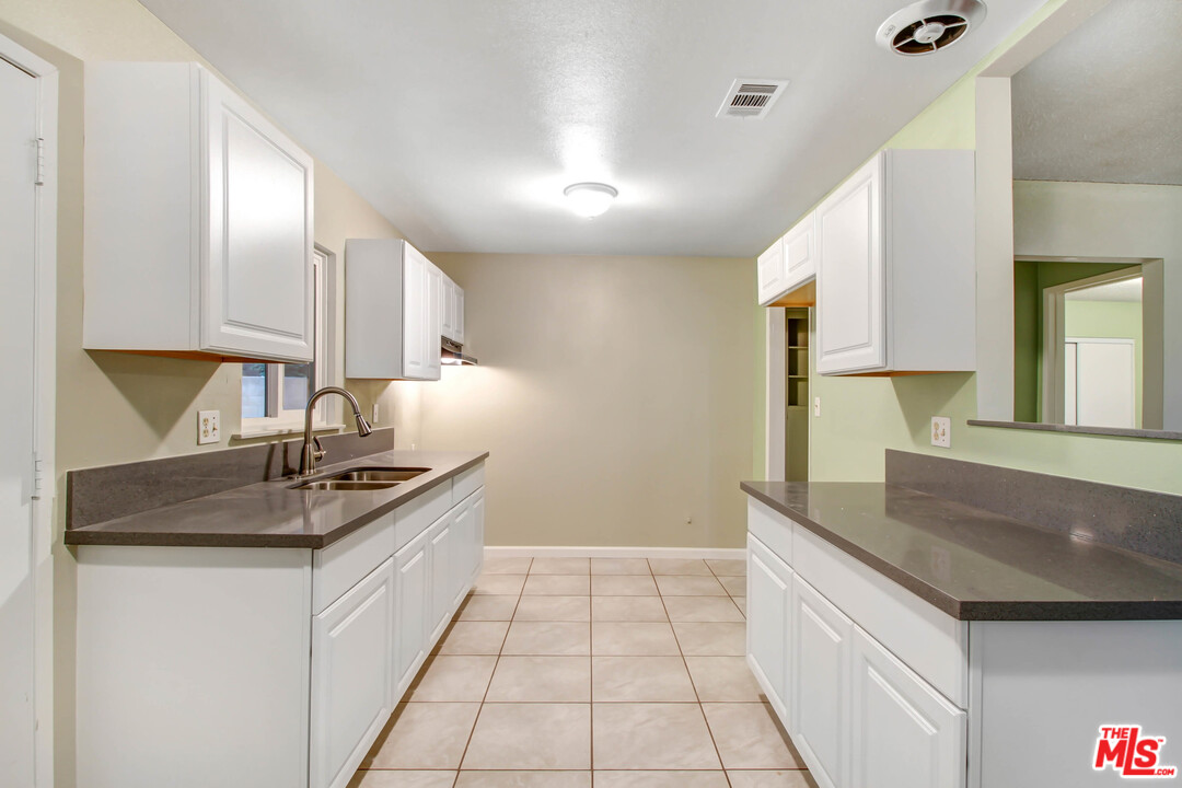 8334 Philbin Avenue Riverside, CA 92503 - Photo 7 of 14