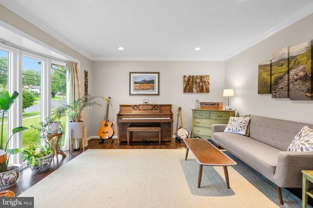 $605,000 | 4914 Arbutus Avenue, Rockville, MD 20853