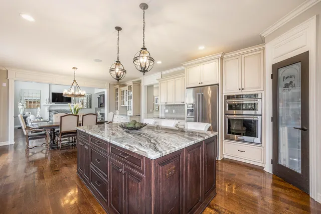 $969,900 | 56096 Lario Court, Macomb, MI 48042