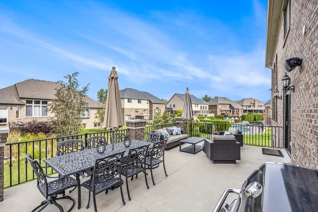 $969,900 | 56096 Lario Court, Macomb, MI 48042