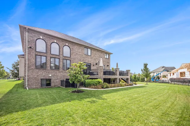 $969,900 | 56096 Lario Court, Macomb, MI 48042