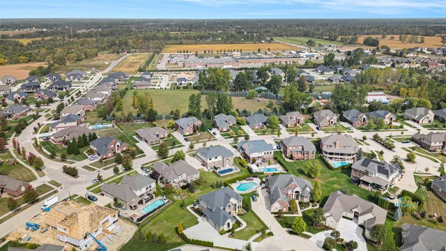 $969,900 | 56096 Lario Court, Macomb, MI 48042