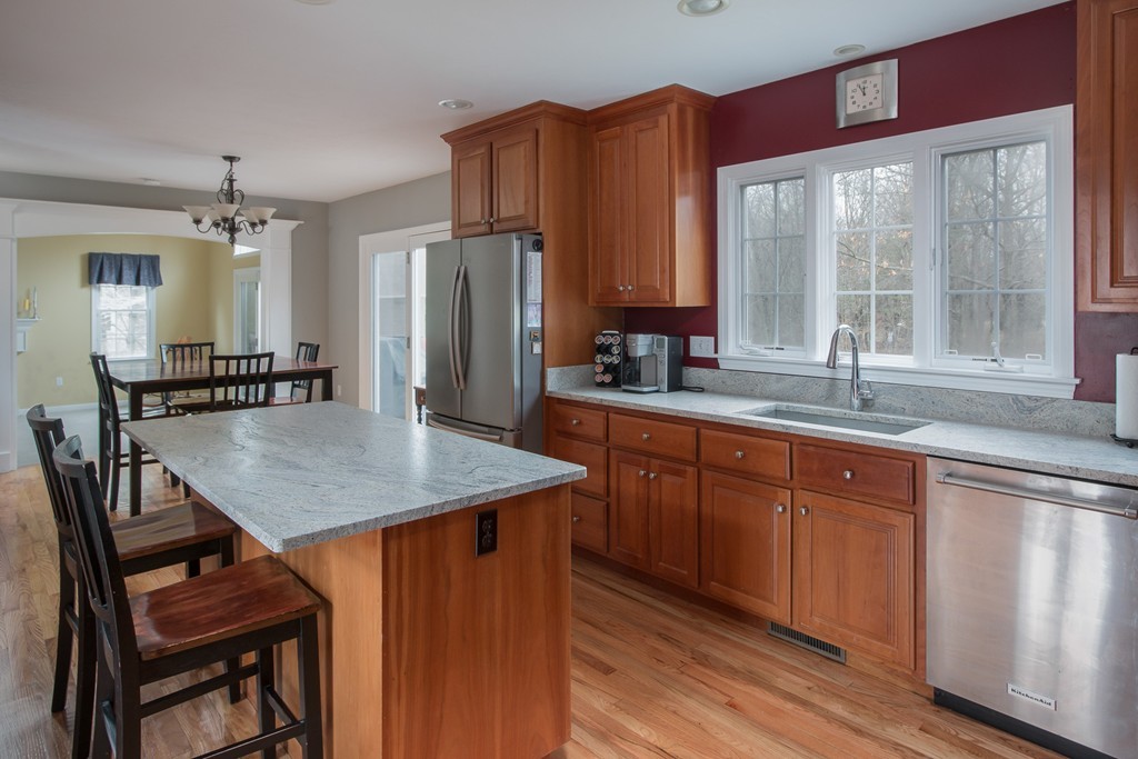 23 Huckleberry Road Hopkinton, MA 01748 - Photo 5 of 30 Gallery Image 5