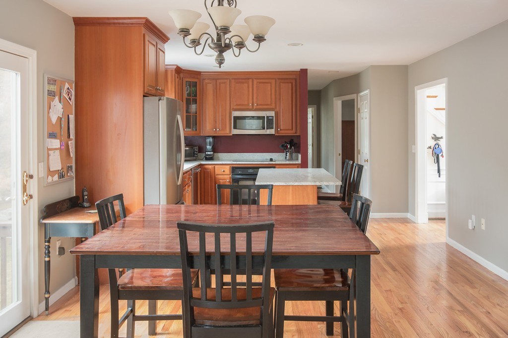 23 Huckleberry Road Hopkinton, MA 01748 - Photo 6 of 30 Gallery Image 6