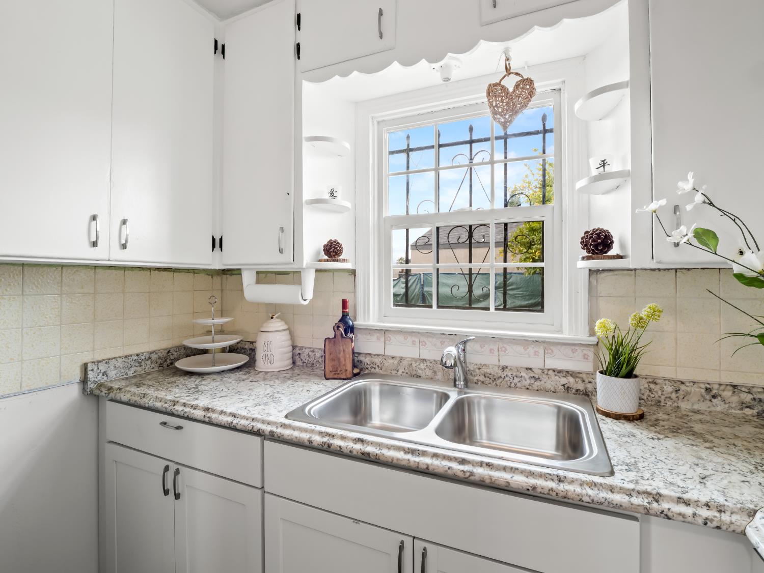 1315 North 8th Street Fresno, CA 93703 - Photo 12 of 28