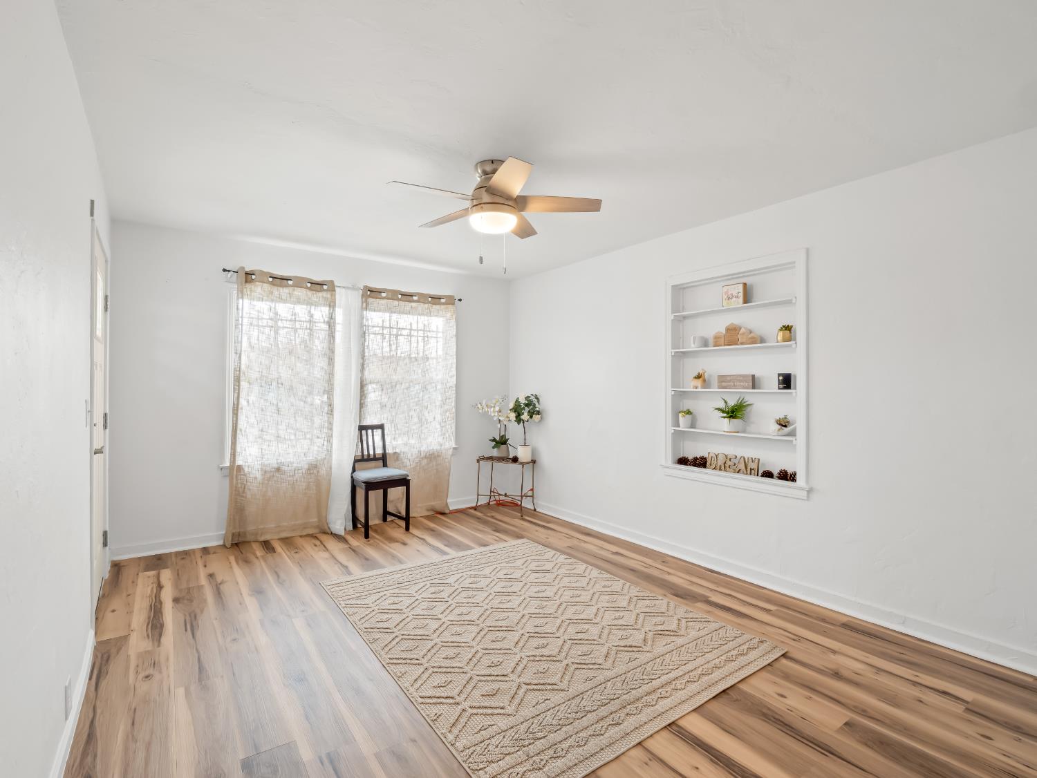 1315 North 8th Street Fresno, CA 93703 - Photo 7 of 28 Fresh Paint throughout