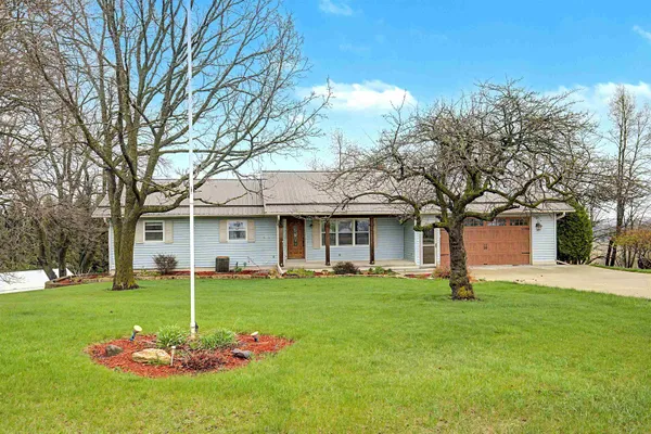 $289,900 | 551 South Mapes Drive, Stockton, IL 61085