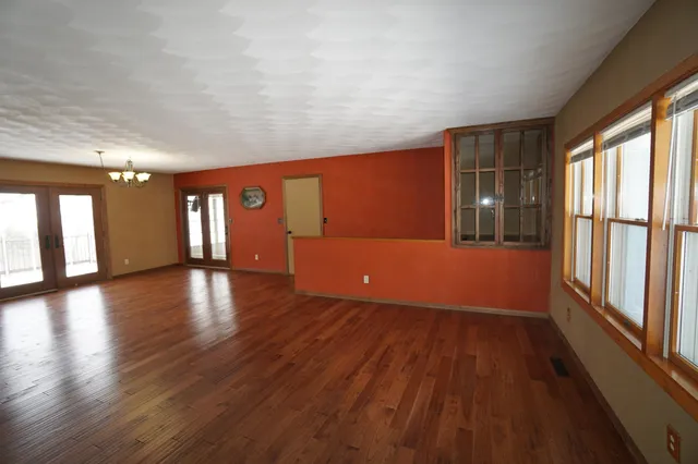 $299,900 | 551 South Mapes Drive, Stockton, IL 61085