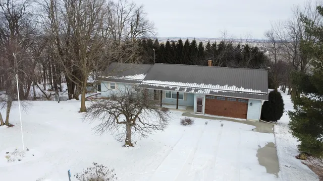 $299,900 | 551 South Mapes Drive, Stockton, IL 61085