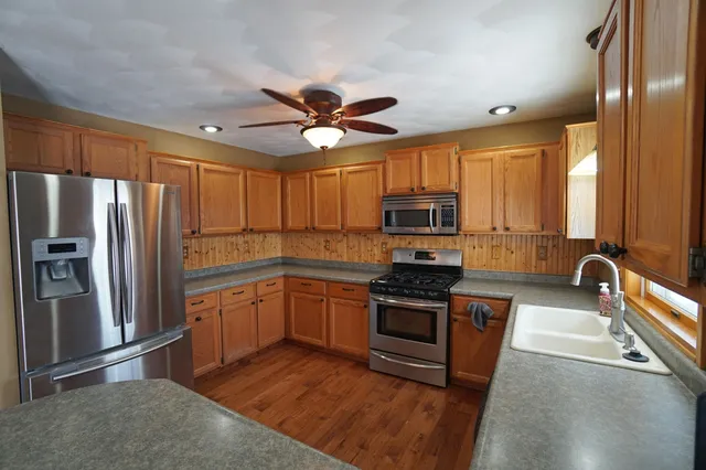 $299,900 | 551 South Mapes Drive, Stockton, IL 61085