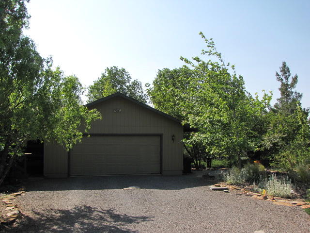 30144 Frisby Road Round Mountain, CA 96084 - Photo 11 of 24 IMG_1485