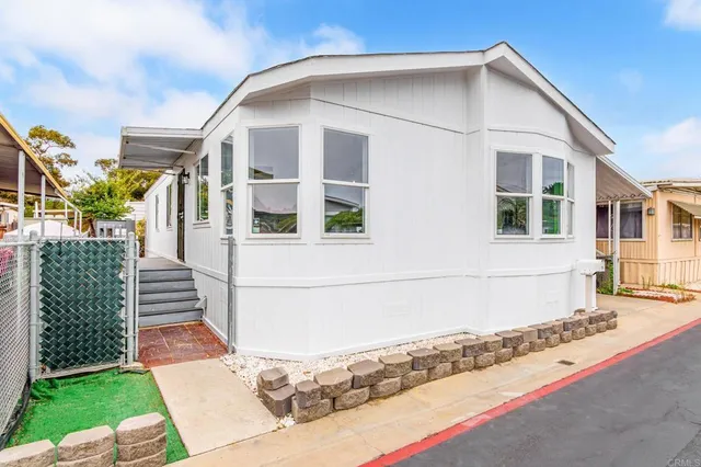 $415,000 | 35 Parkwood Lane, Oceanside, CA 92054
