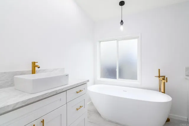 $415,000 | 35 Parkwood Lane, Oceanside, CA 92054