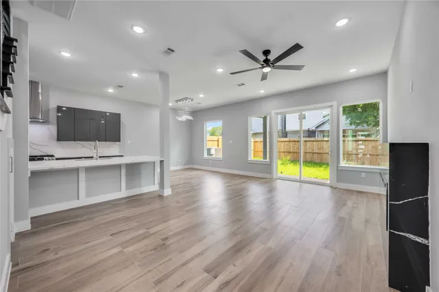 $384,999 | 4923 Golden Forest Drive, Unit A, Houston, TX 77091