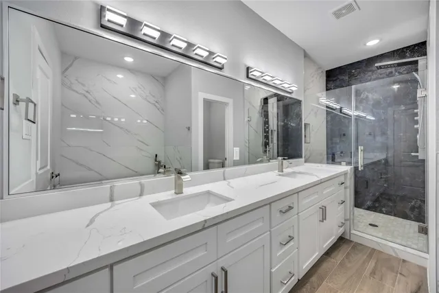 $384,999 | 4923 Golden Forest Drive, Unit A, Houston, TX 77091