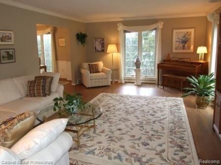 4518 Brightmore Road Bloomfield Hills, MI 48302 - Photo 3 of 25 Living Room