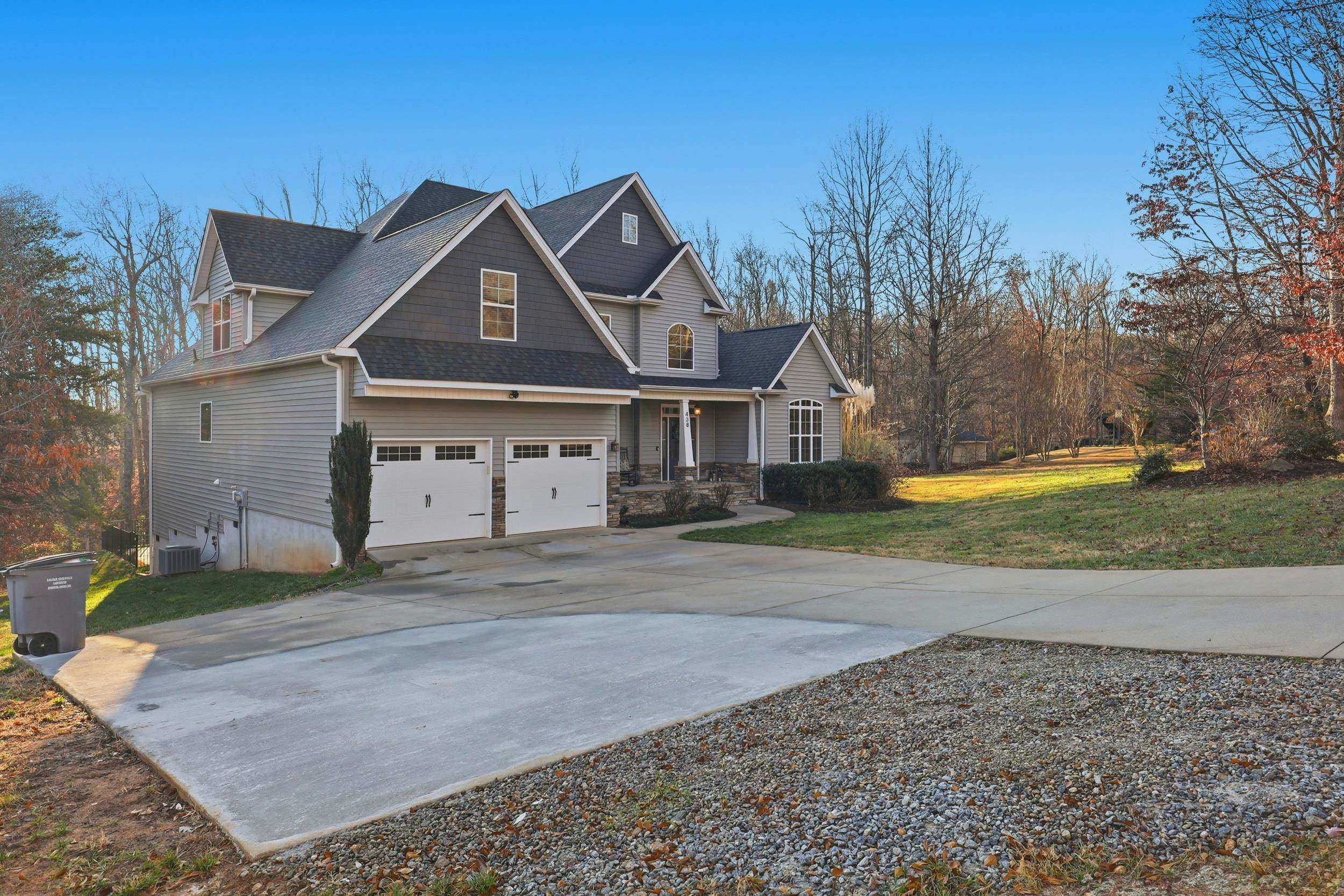 438 South Buckhorn Road Greenville, SC 29609 - Photo 3 of 41 Gallery Image 3