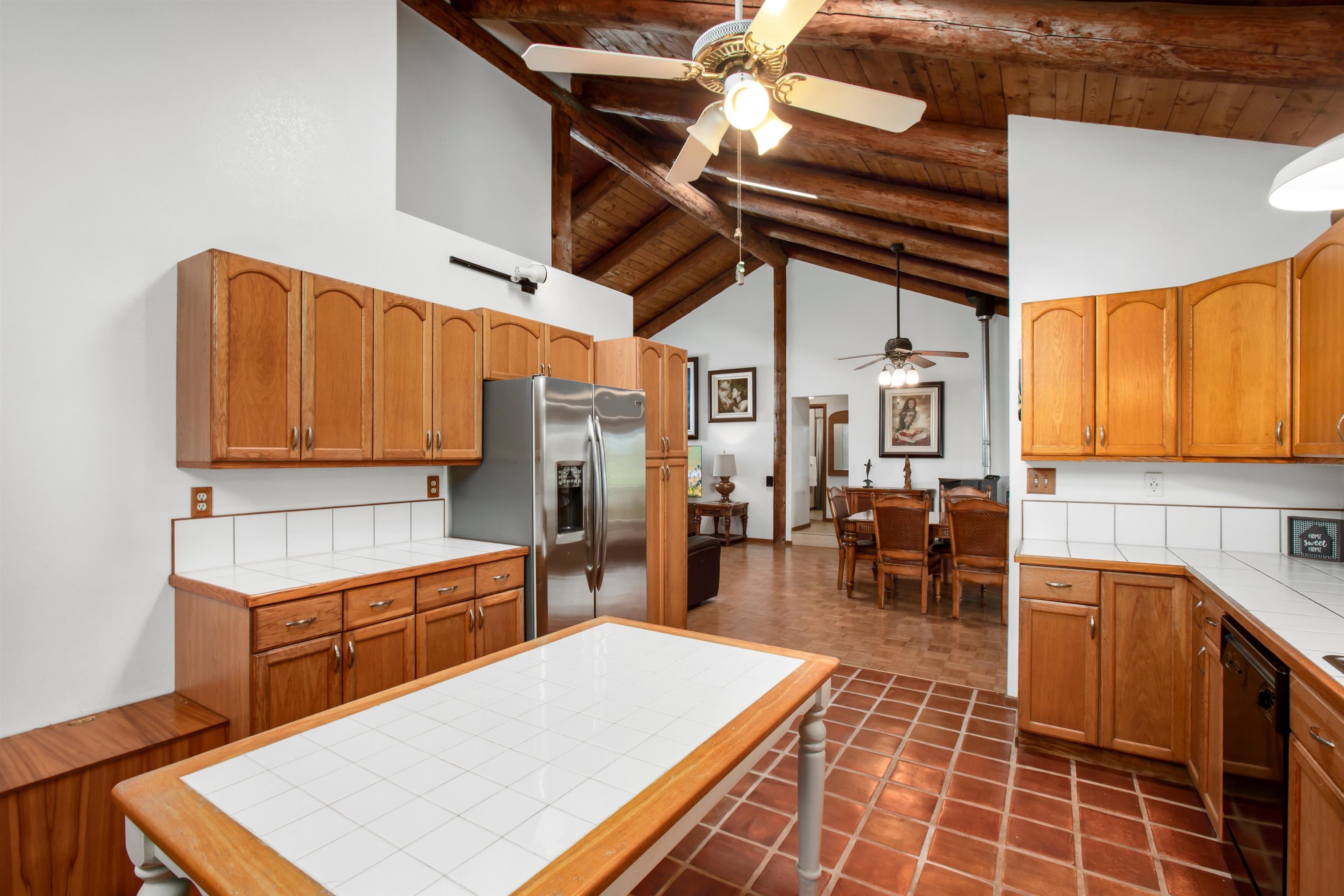 1160 Ehu Road Makawao, HI 96768 - Photo 11 of 18 a room with lots of table and chairs