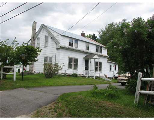 16 S Road Winthrop, ME 04364 - Photo 1 of 9 Exterior Front.