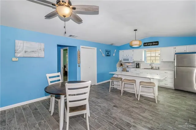 $2,300 | 112 East Hibiscus Street, South Padre Island, TX 78597