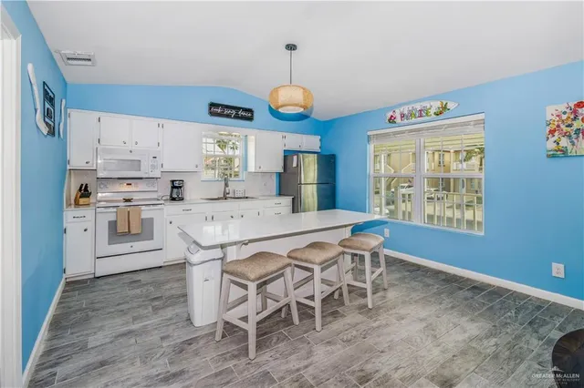 $2,300 | 112 East Hibiscus Street, South Padre Island, TX 78597