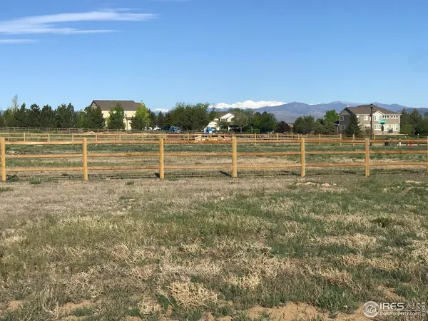 a view of outdoor space with city view