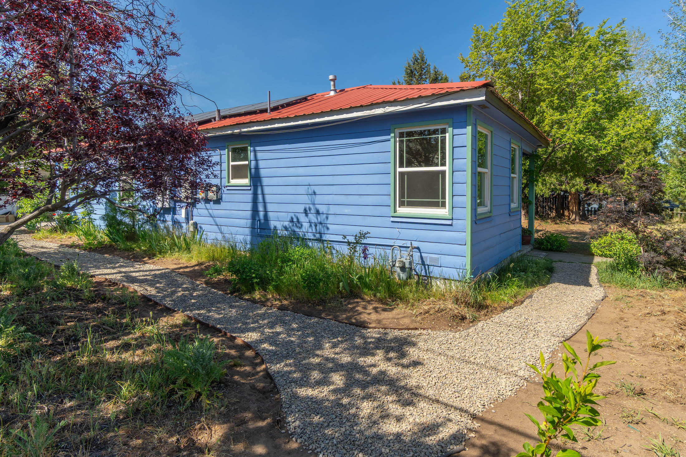 1808 Southwest Kalama Avenue Redmond, OR 97756 - Photo 3 of 22 1808 SW Kalama Ave_0103