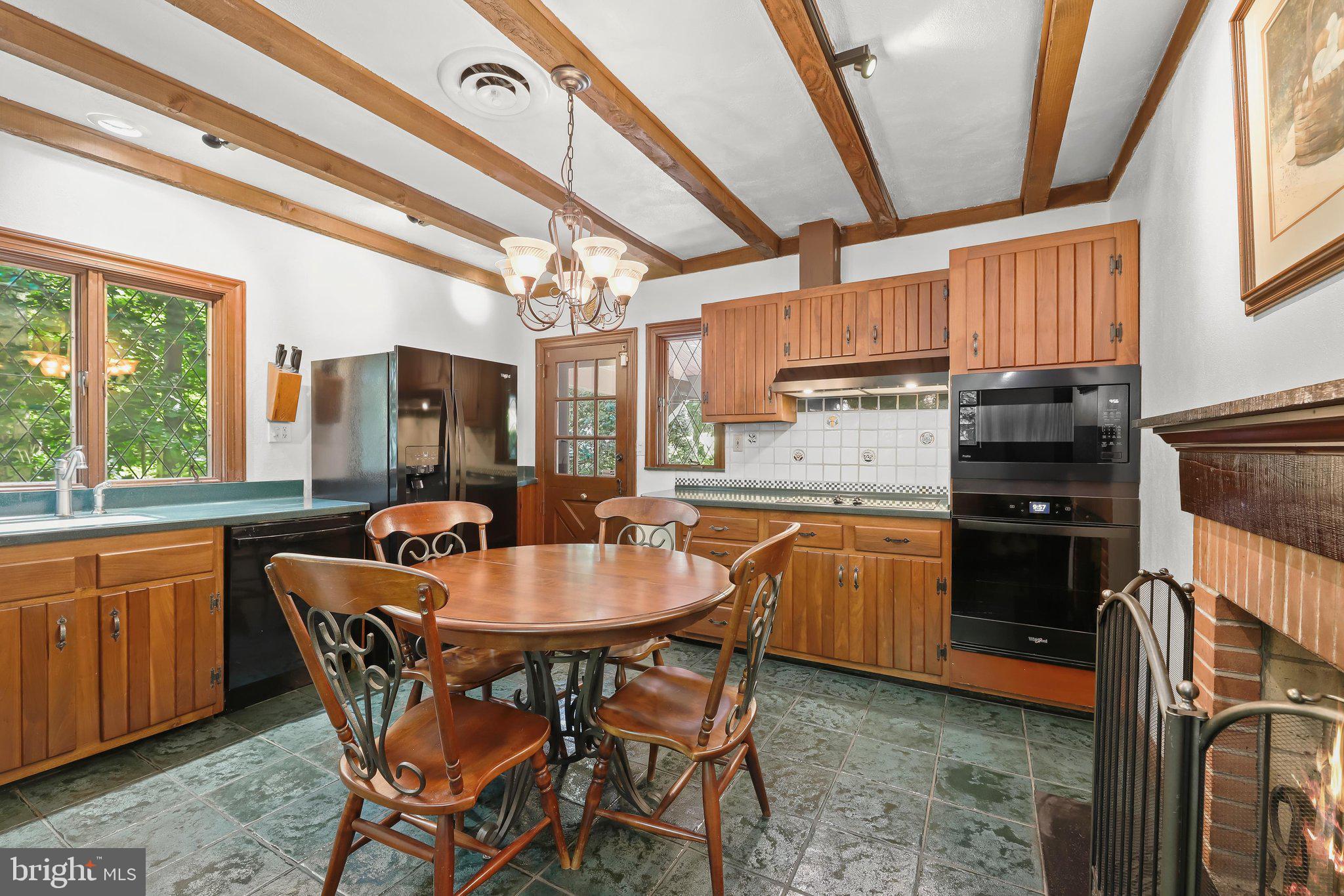 3903 Dance Mill Road Phoenix, MD 21131 - Photo 21 of 79 Eat-In Kitchen - Fireplace
