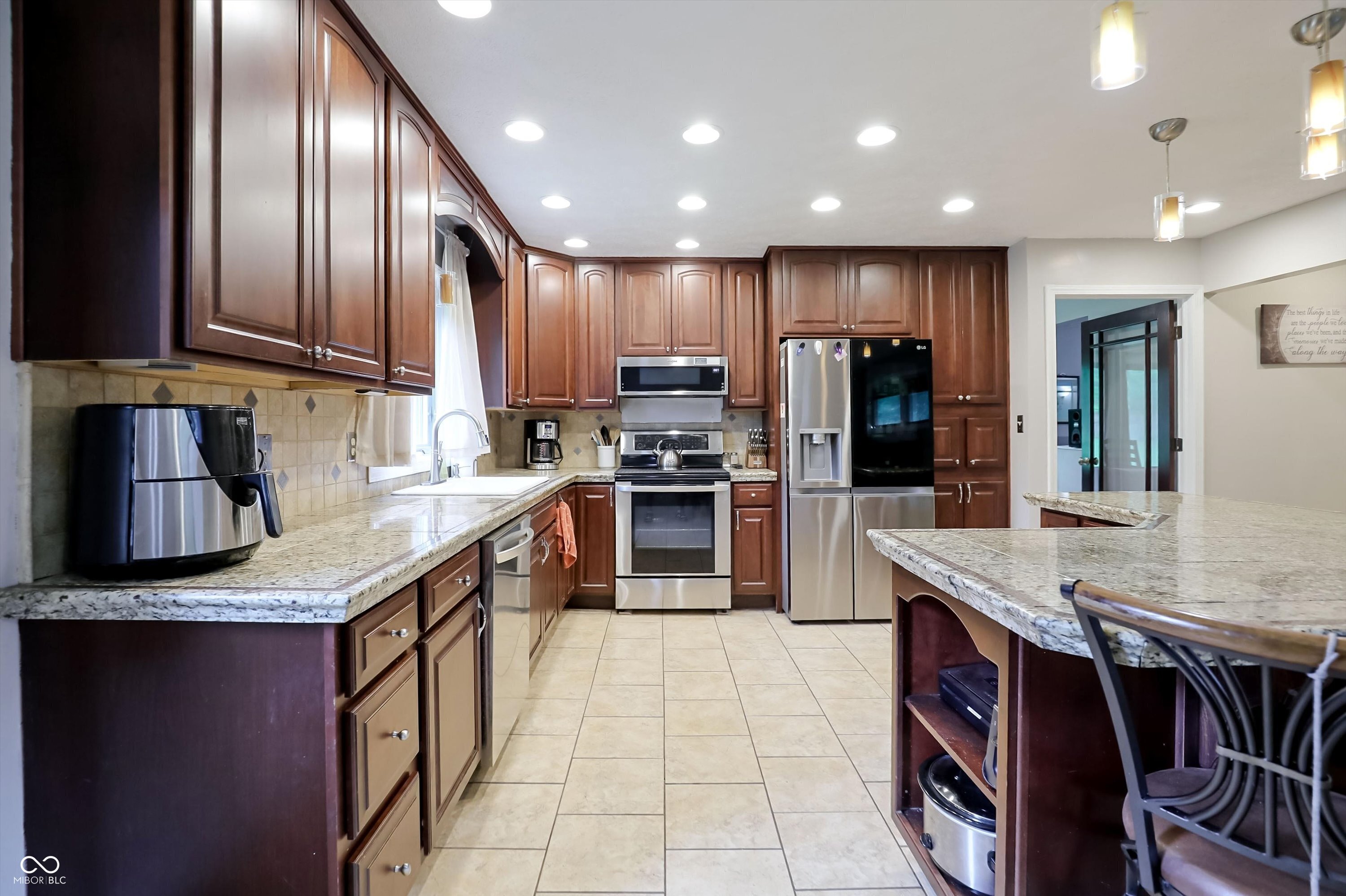 8916 South Franklin Road Indianapolis, IN 46259 - Photo 8 of 53