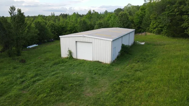 a view of a big room with a yard