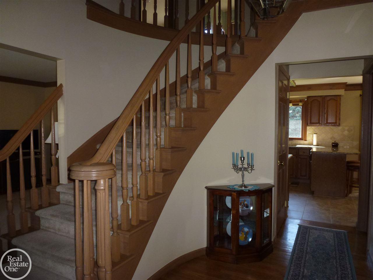 539 Shellbourne Drive Rochester Hills, MI 48309 - Photo 6 of 37