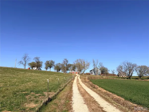 $800,000 | 4853 Kiel-Lyon Road, New Haven, MO 63068