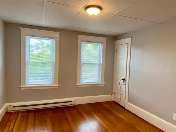 $2,250 | 308 Pleasant Street, Unit 3, Bridgewater, MA 02324