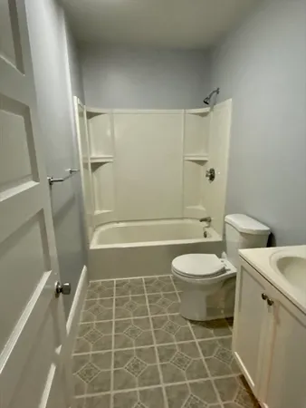 $2,250 | 308 Pleasant Street, Unit 3, Bridgewater, MA 02324