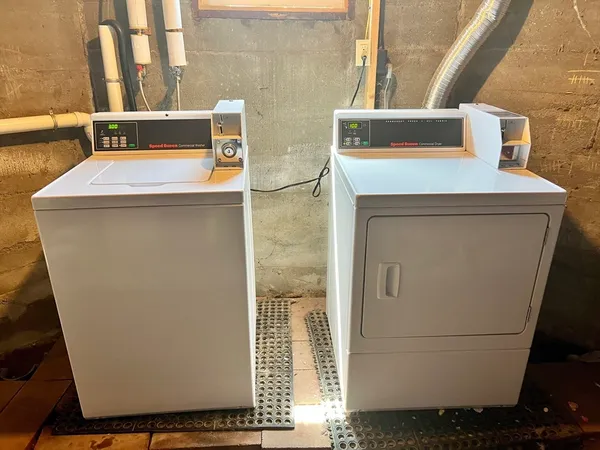 $2,250 | 308 Pleasant Street, Unit 3, Bridgewater, MA 02324