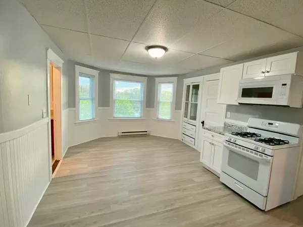 $2,250 | 308 Pleasant Street, Unit 3, Bridgewater, MA 02324