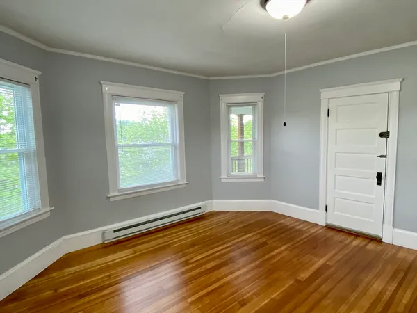 $2,250 | 308 Pleasant Street, Unit 3, Bridgewater, MA 02324