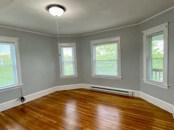 $2,250 | 308 Pleasant Street, Unit 3, Bridgewater, MA 02324