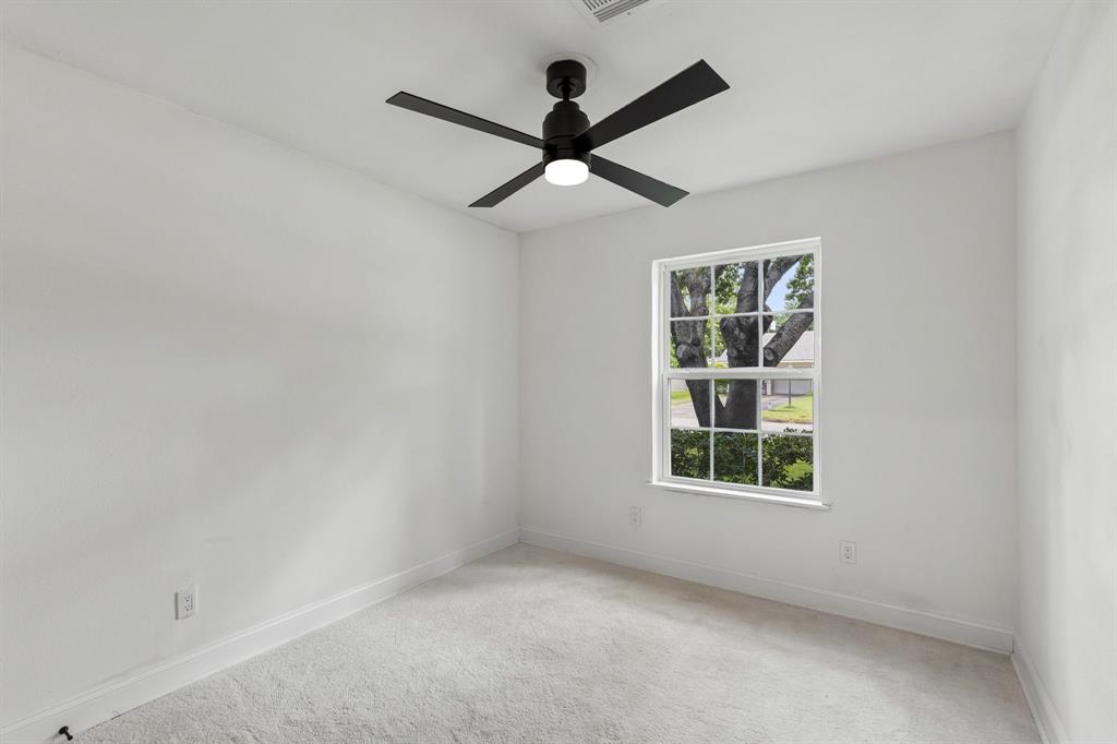 8711 Hackney Lane Dallas, TX 75238 - Photo 24 of 39 Gallery Image 24