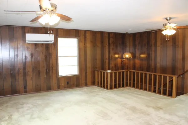 $1,300 | 1010 West Live Oak Street, Unit B, Lockhart, TX 78644