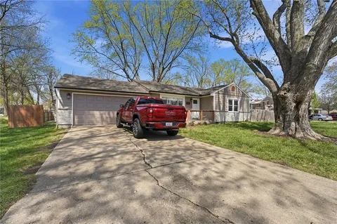 $299,000 | 1604 Ridgeway Drive, Greenwood, MO 64034