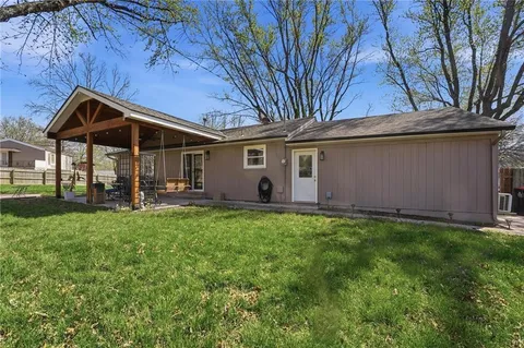$299,000 | 1604 Ridgeway Drive, Greenwood, MO 64034