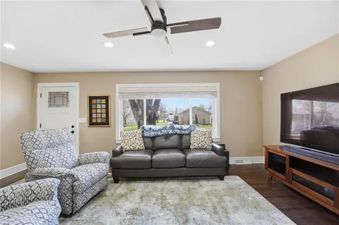 $299,000 | 1604 Ridgeway Drive, Greenwood, MO 64034
